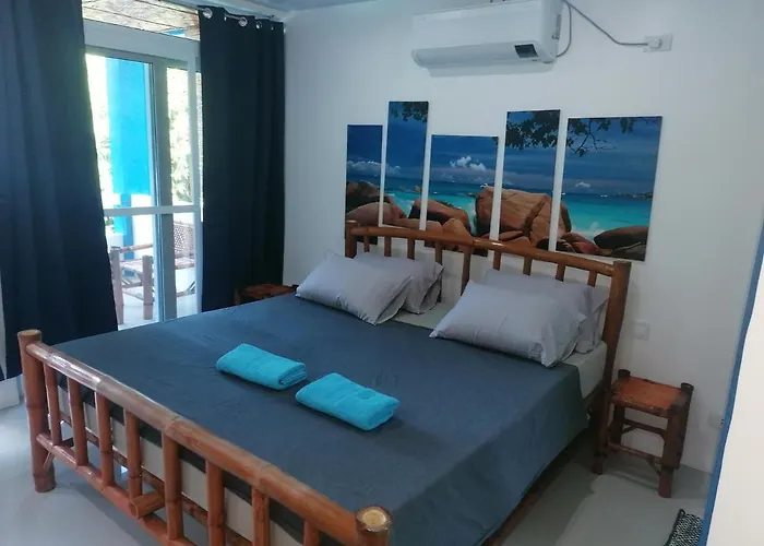 Jana, Bantayan, 4*