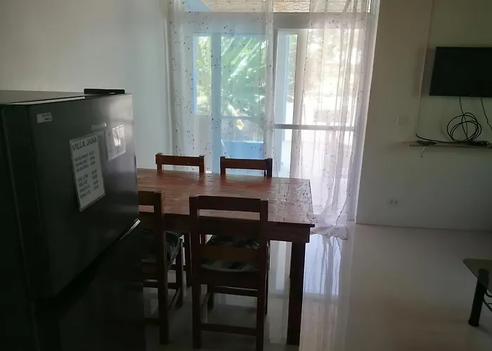 Jana, Bantayan, 4*